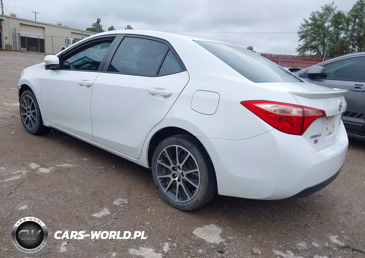 2017 Toyota Corolla Le VIN:5YFBURHE6HP720230 - 3