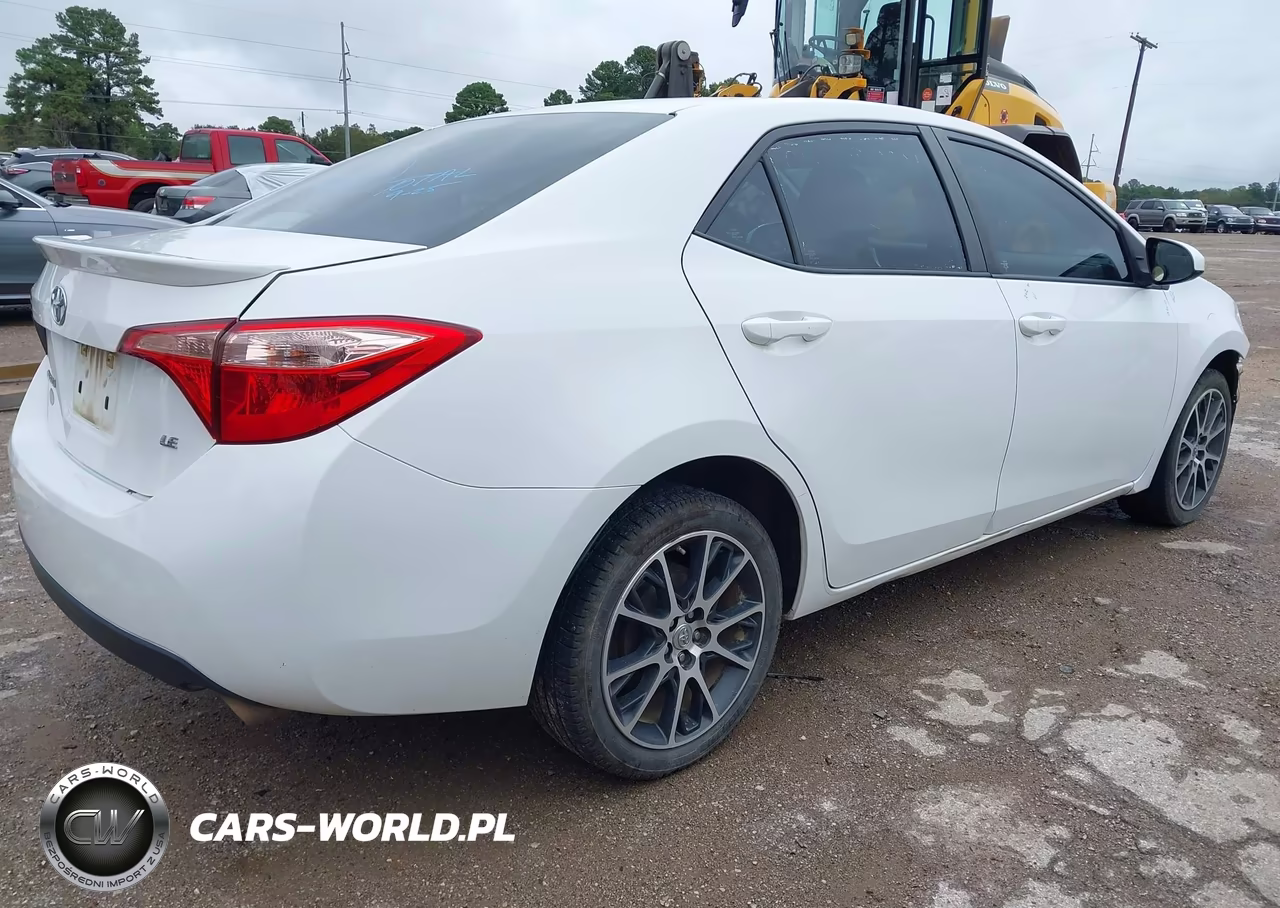 2017 Toyota Corolla Le VIN:5YFBURHE6HP720230 - 4