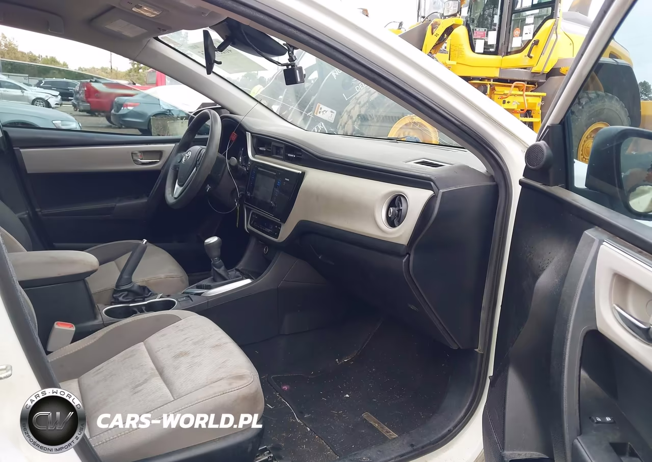 2017 Toyota Corolla Le VIN:5YFBURHE6HP720230 - 5