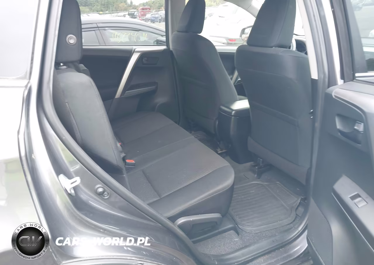 2017 Toyota Rav4 Le VIN:JTMBFREV6HJ123789 - 8