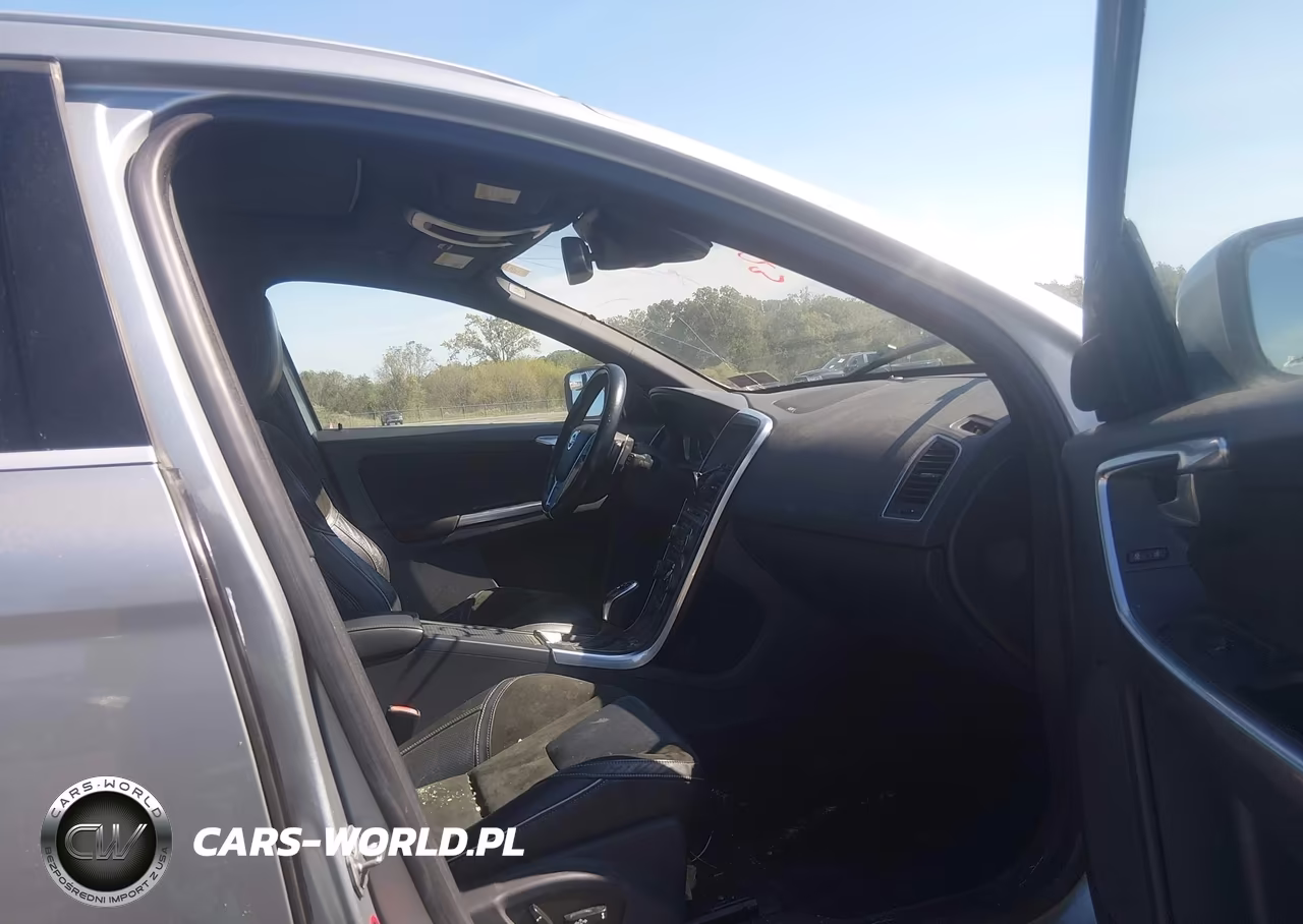2015 Volvo Xc60 T6 R-Design Platinum VIN:YV4902RH5F2566466 - 5
