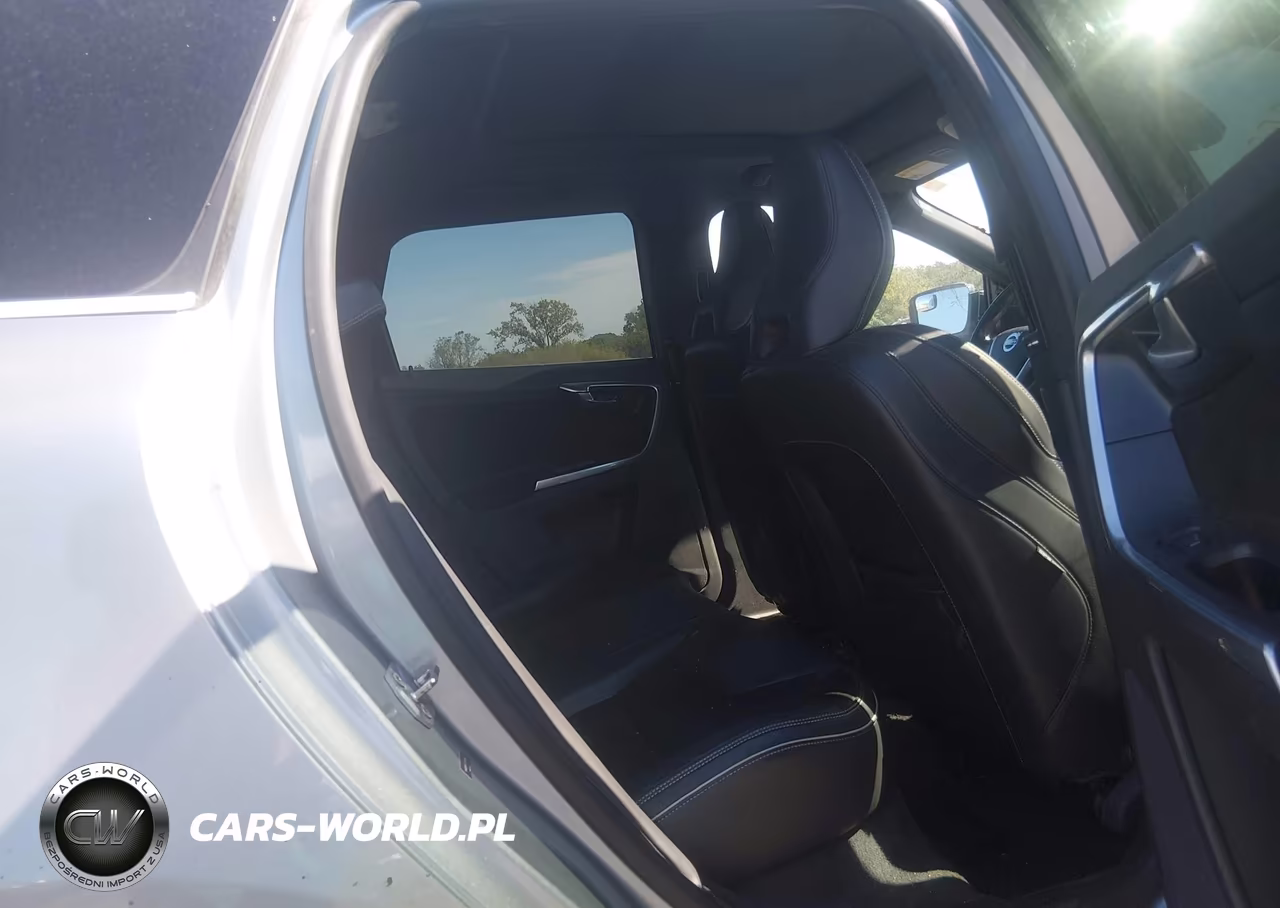 2015 Volvo Xc60 T6 R-Design Platinum VIN:YV4902RH5F2566466 - 8