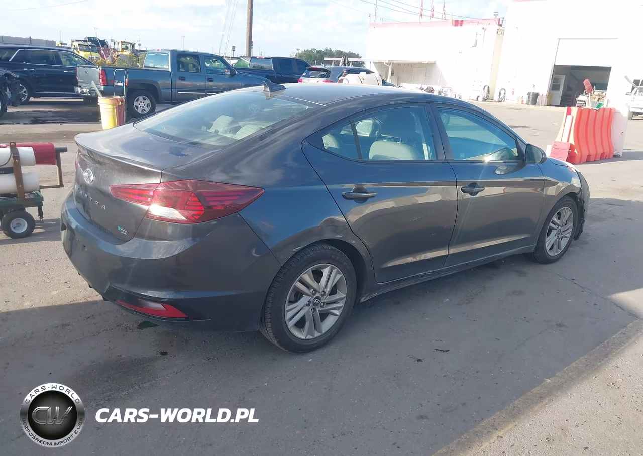 2020 Hyundai Elantra Sel VIN:5NPD84LF4LH571399 - 4