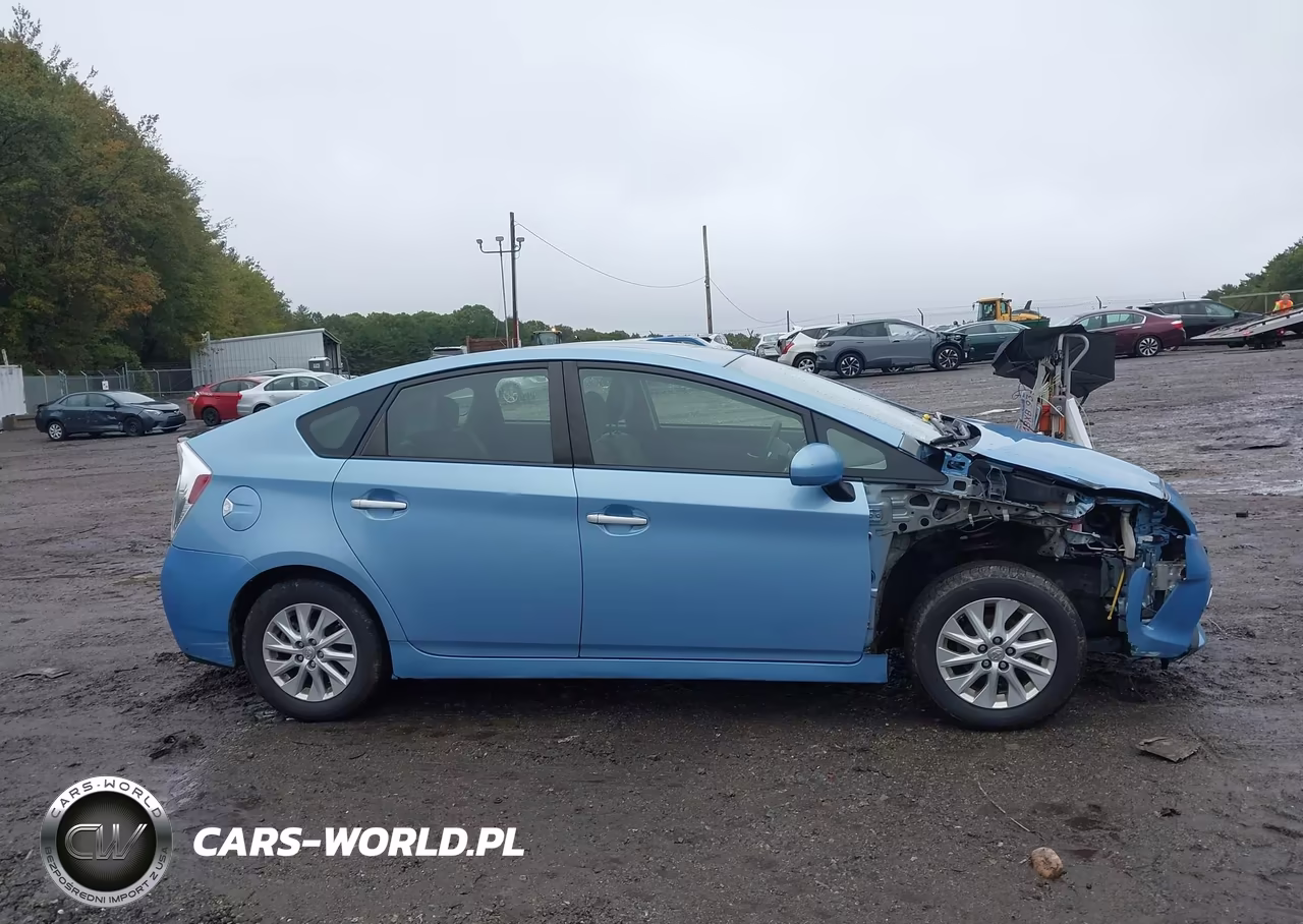 2013 Toyota Prius Plug-In VIN:JTDKN3DP0D3036732 - 13