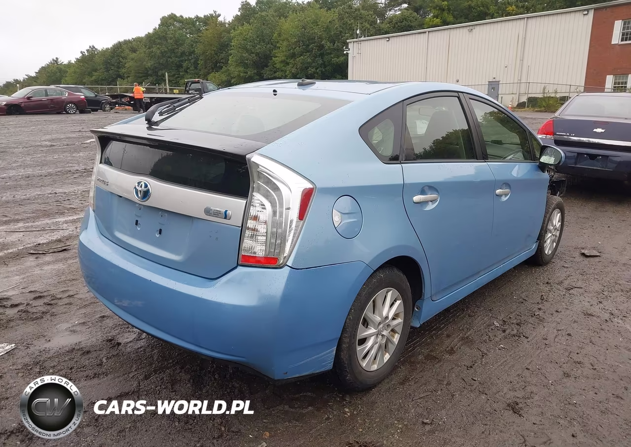 2013 Toyota Prius Plug-In VIN:JTDKN3DP0D3036732 - 4