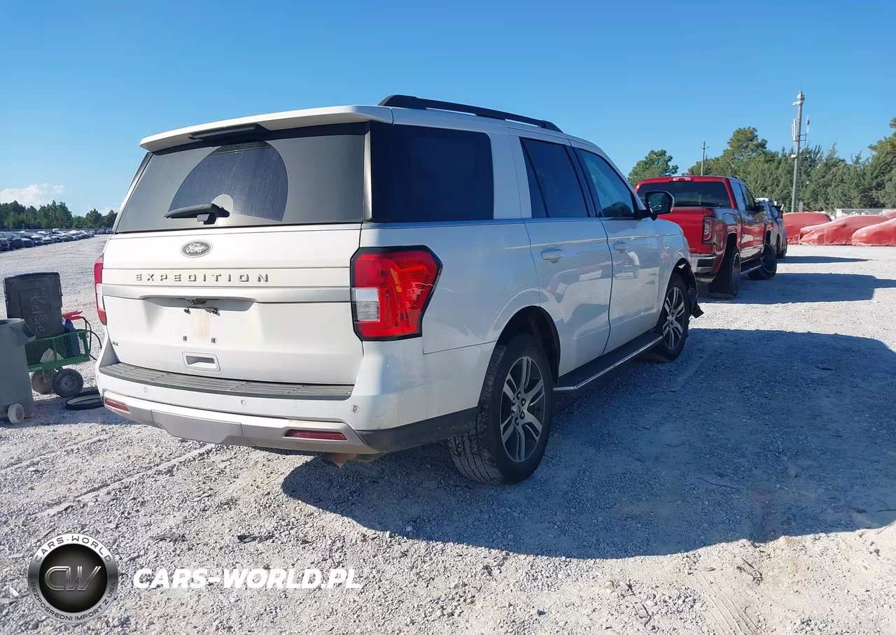 2022 Ford Expedition Xlt VIN:1FMJU1HT1NEA46424 - 4