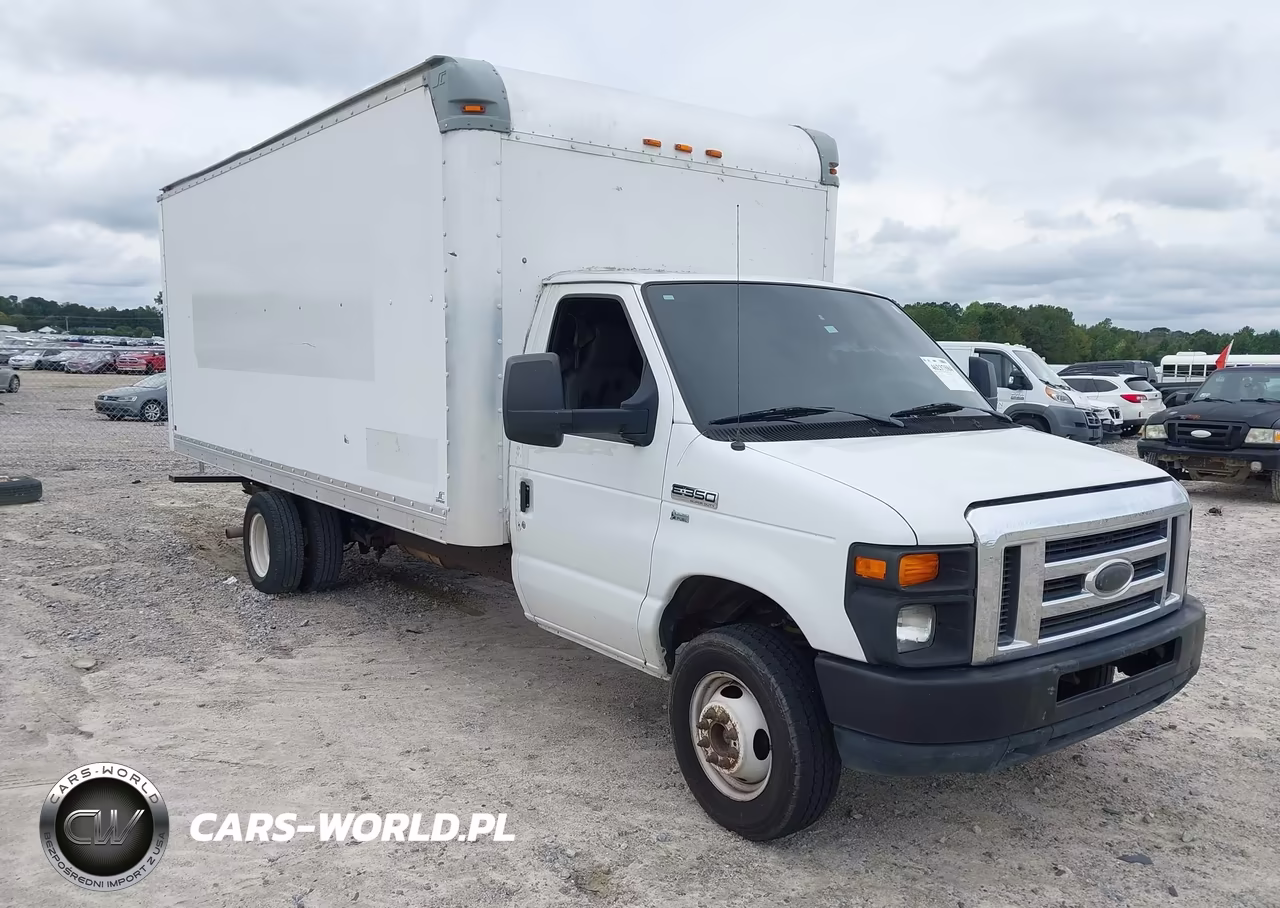 2015 Ford E-350 Cutaway – zdjęcie 1 z 15