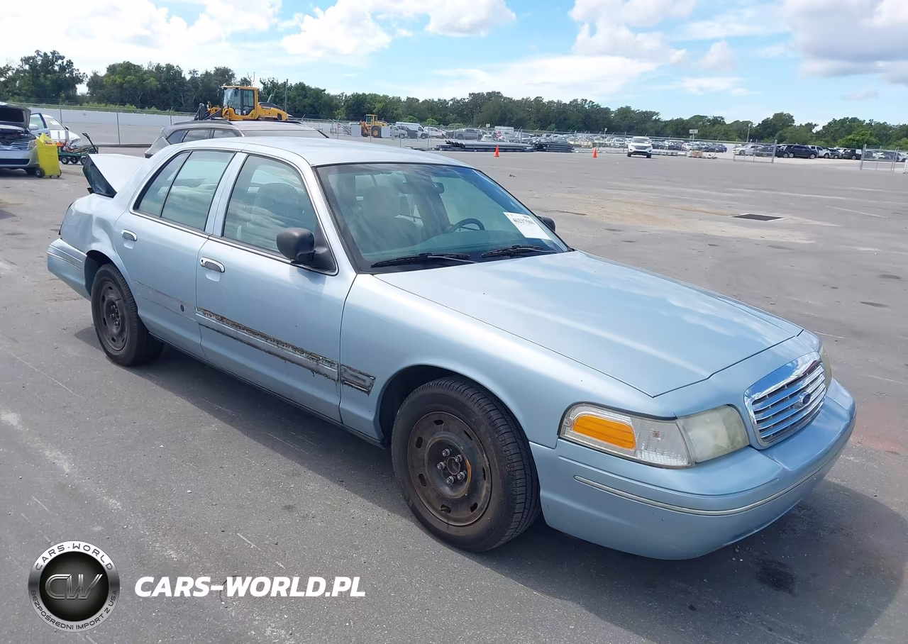 2003 Ford Crown Victoria Standard