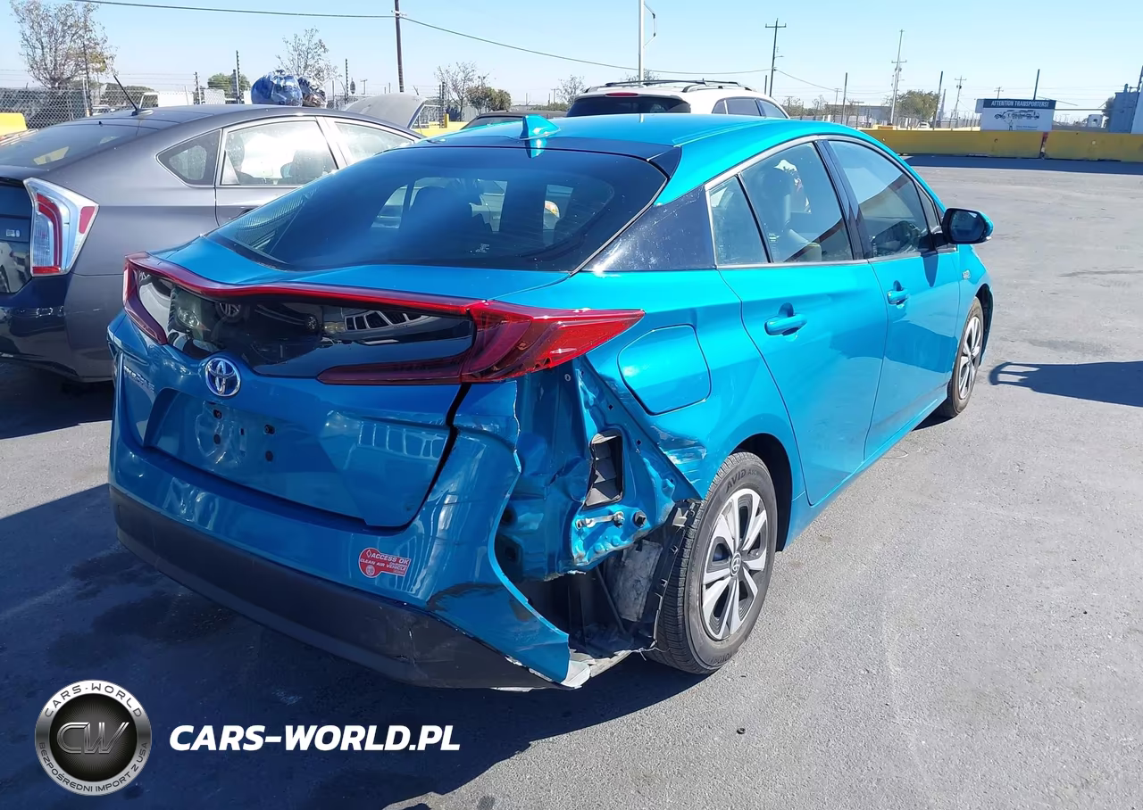 2018 Toyota Prius Prime Premium VIN:JTDKARFP2J3080576 - 4