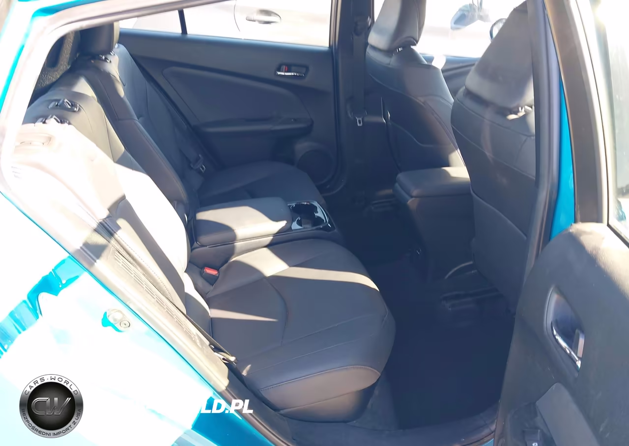 2018 Toyota Prius Prime Premium VIN:JTDKARFP2J3080576 - 8