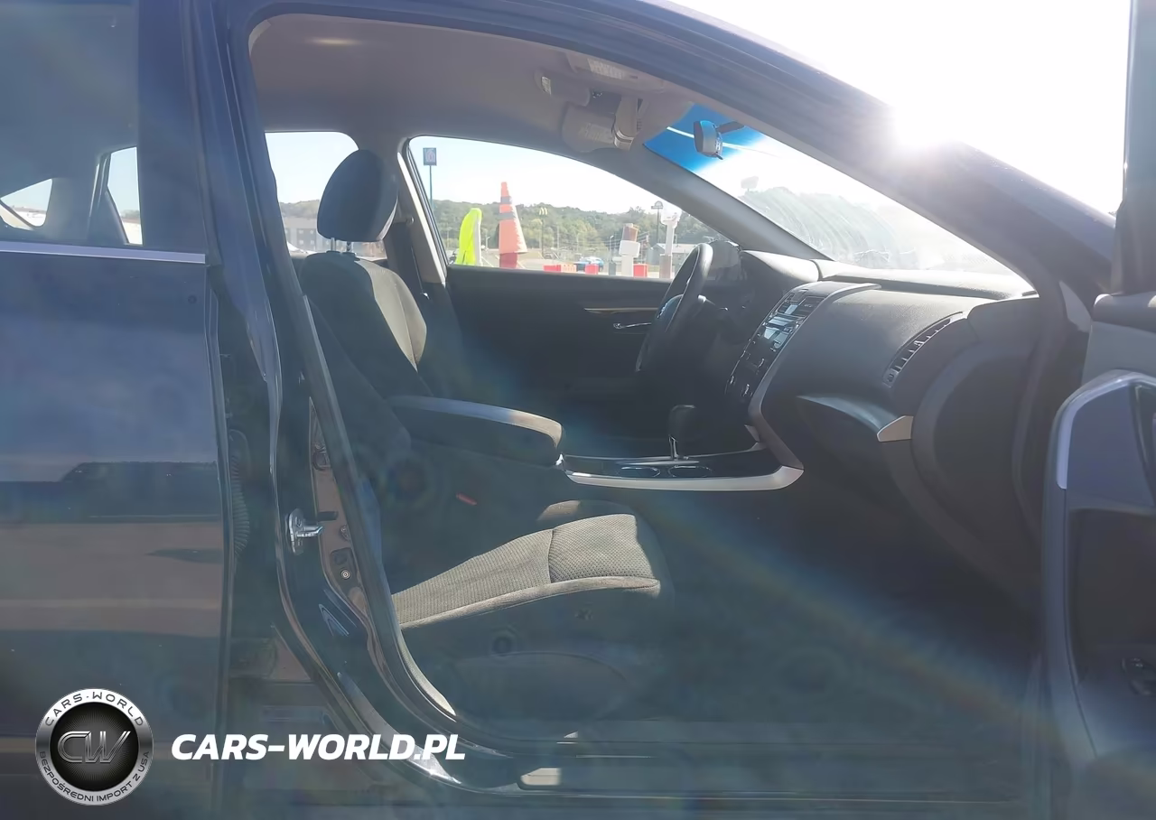 2014 Nissan Altima 2.5 S VIN:1N4AL3AP0EN332206 - 5