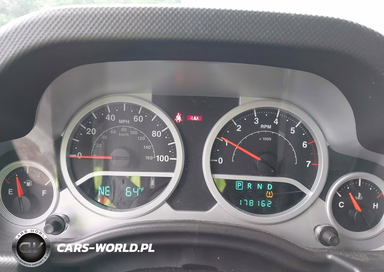 2010 Jeep Wrangler Unlimited Sport VIN:1J4BA3H16AL189798 - 15