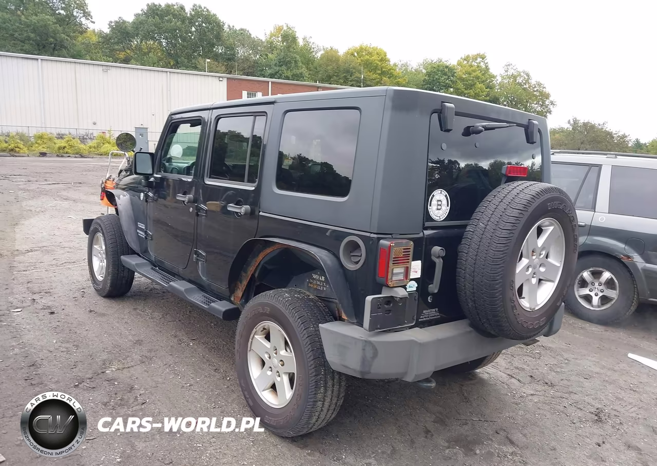 2010 Jeep Wrangler Unlimited Sport VIN:1J4BA3H16AL189798 - 3