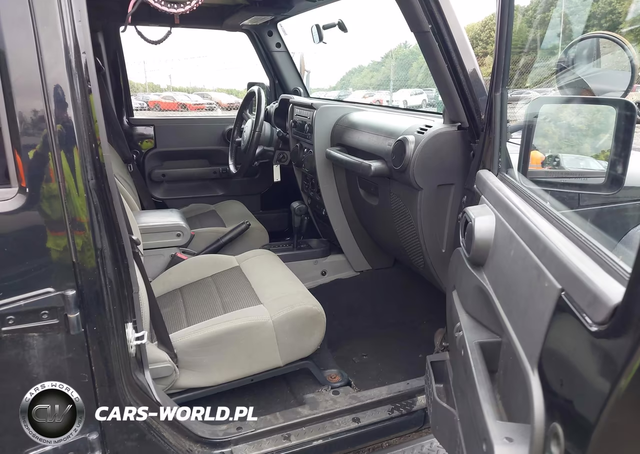 2010 Jeep Wrangler Unlimited Sport VIN:1J4BA3H16AL189798 - 5