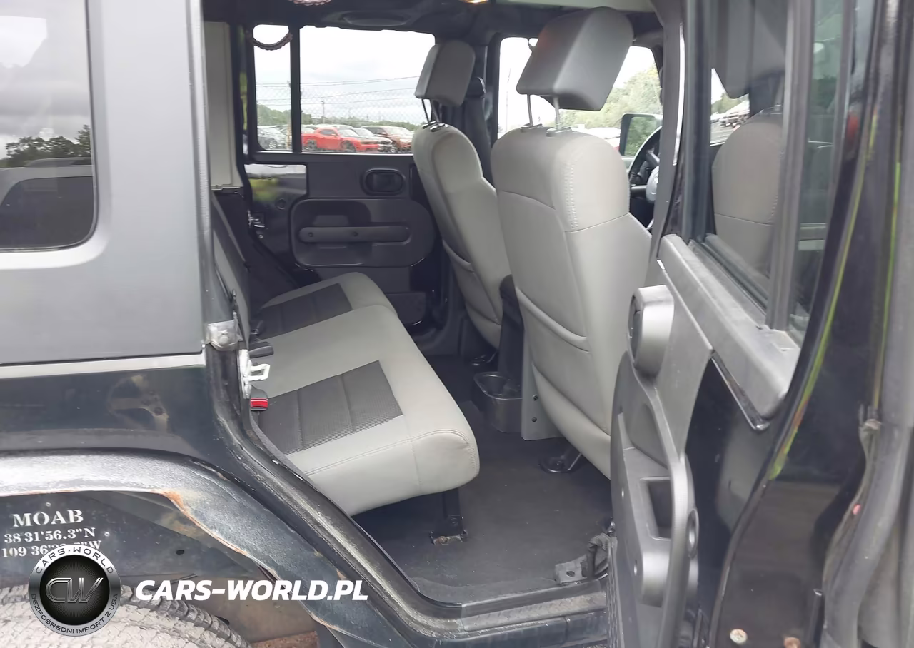 2010 Jeep Wrangler Unlimited Sport VIN:1J4BA3H16AL189798 - 8