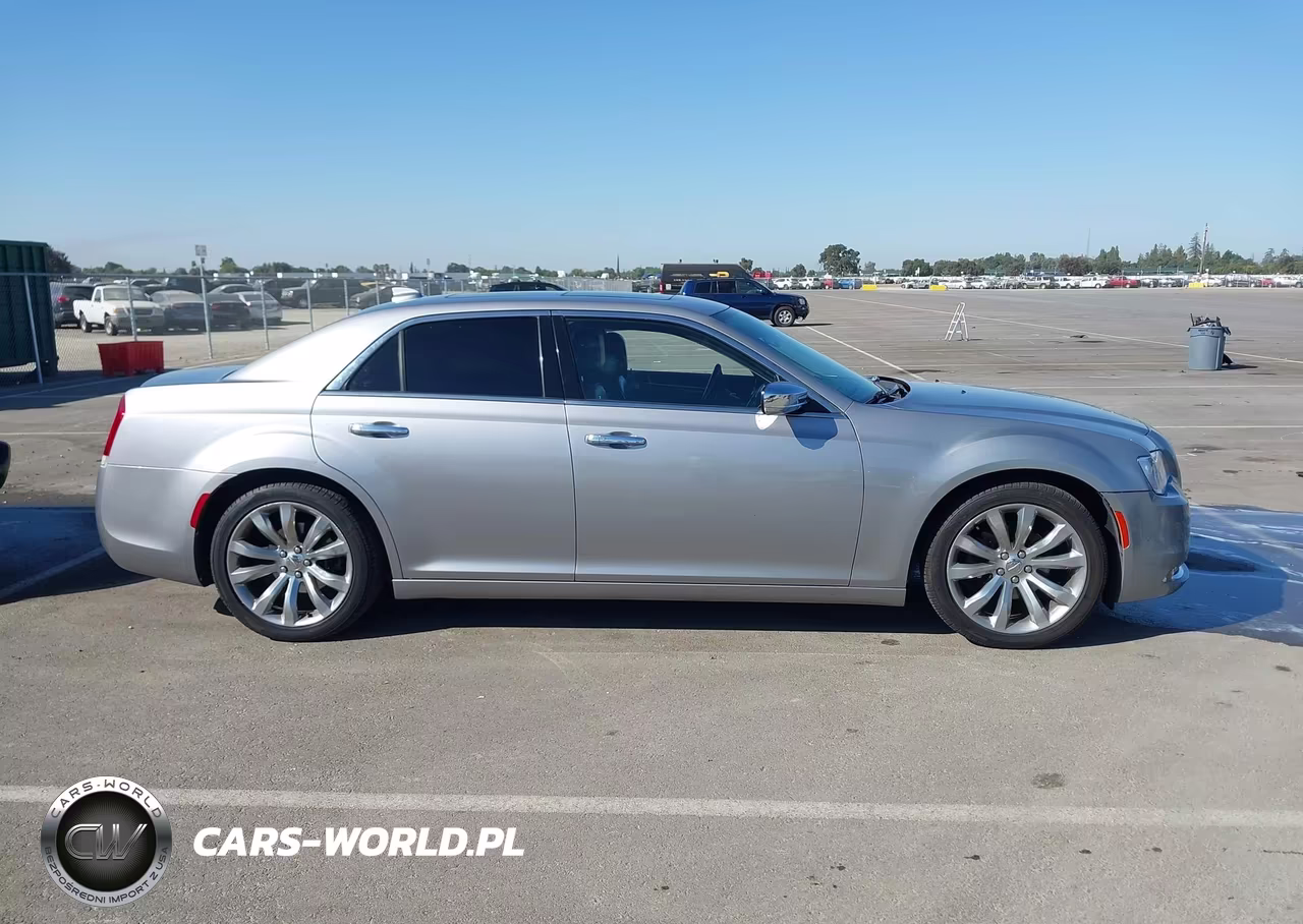 2018 Chrysler 300 Limited VIN:2C3CCAEG1JH301524 - 13