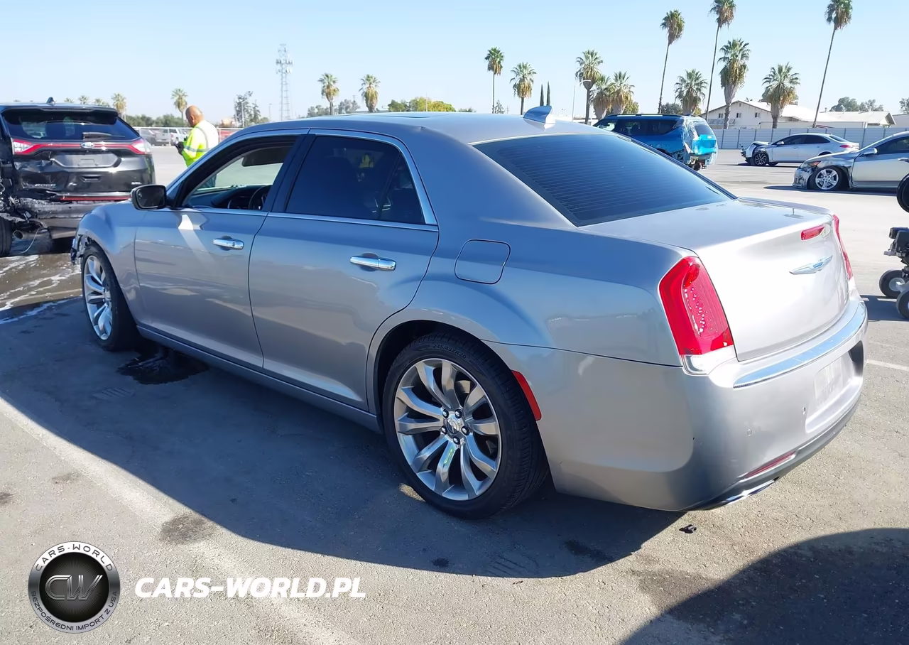 2018 Chrysler 300 Limited VIN:2C3CCAEG1JH301524 - 3