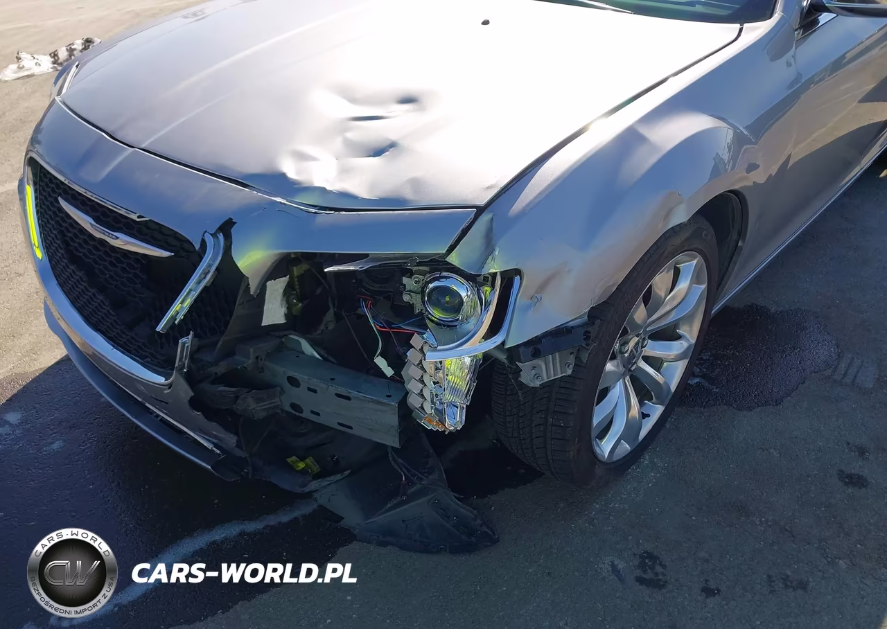 2018 Chrysler 300 Limited VIN:2C3CCAEG1JH301524 - 6