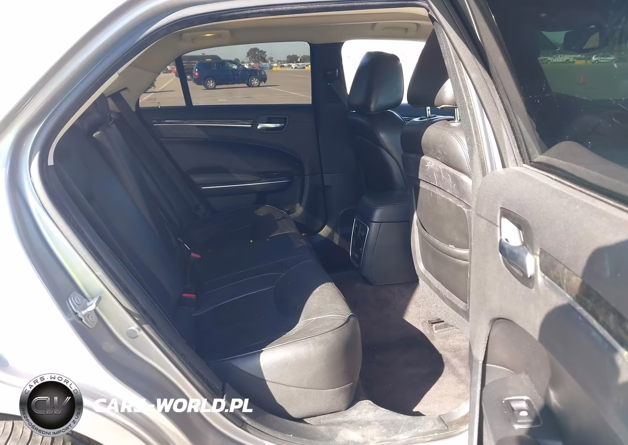 2018 Chrysler 300 Limited VIN:2C3CCAEG1JH301524 - 8