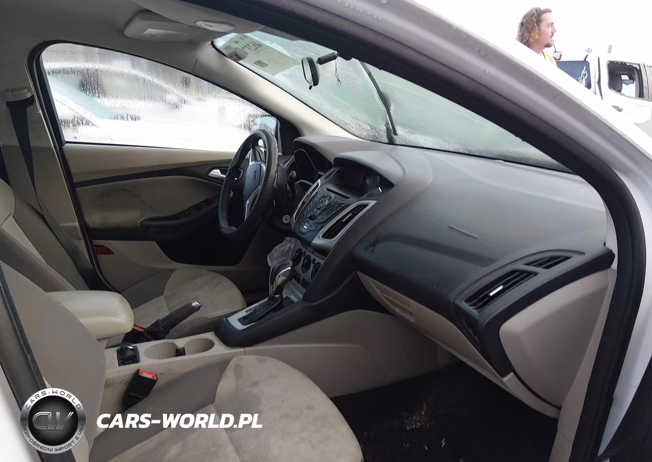 2014 Ford Focus Se VIN:1FADP3F28EL337034 - 5