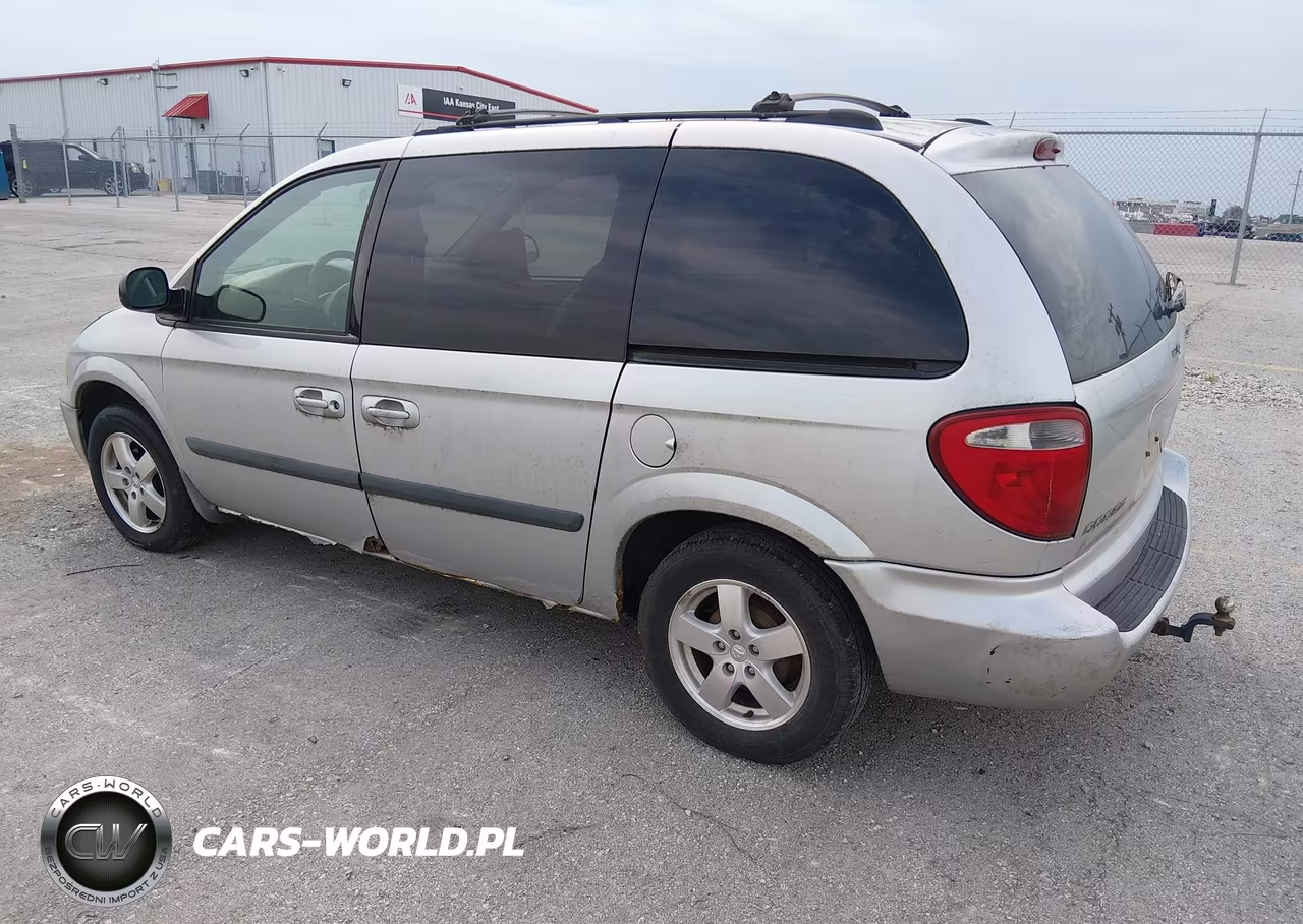 2005 Dodge Caravan Sxt VIN:1D4GP45R05B318644 - 3