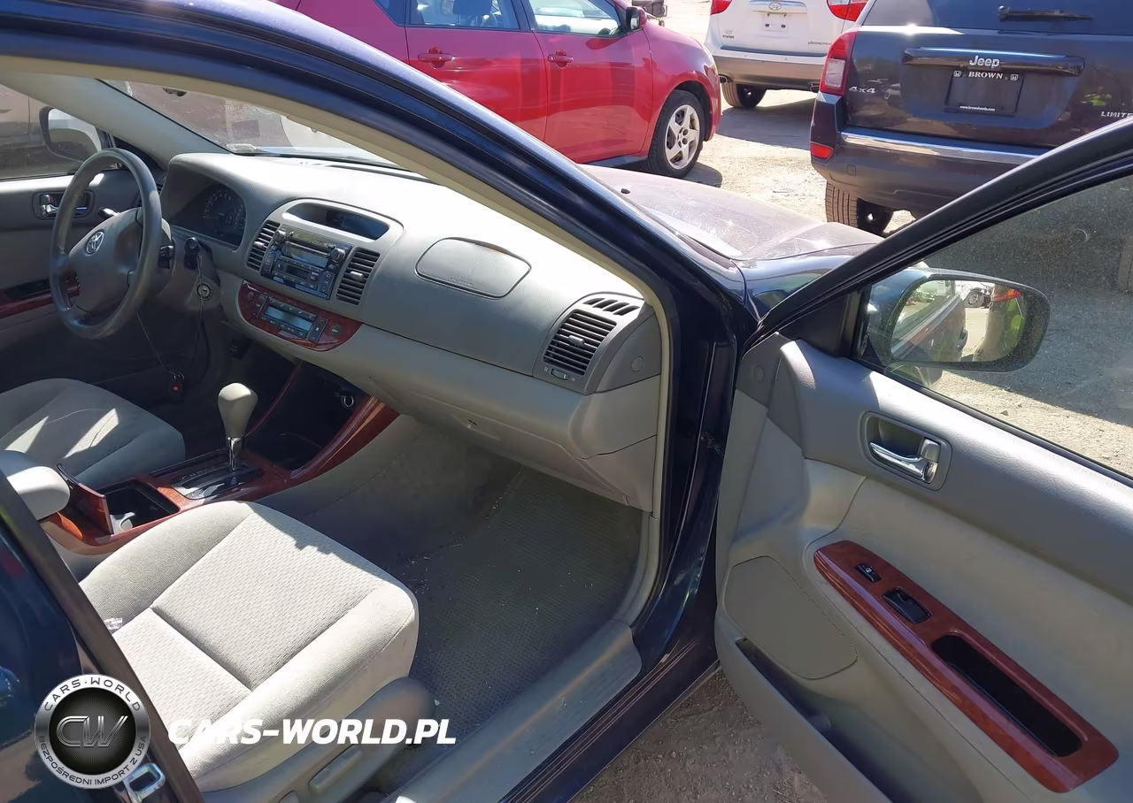 2003 Toyota Camry Xle VIN:4T1BE32K13U233081 - 5