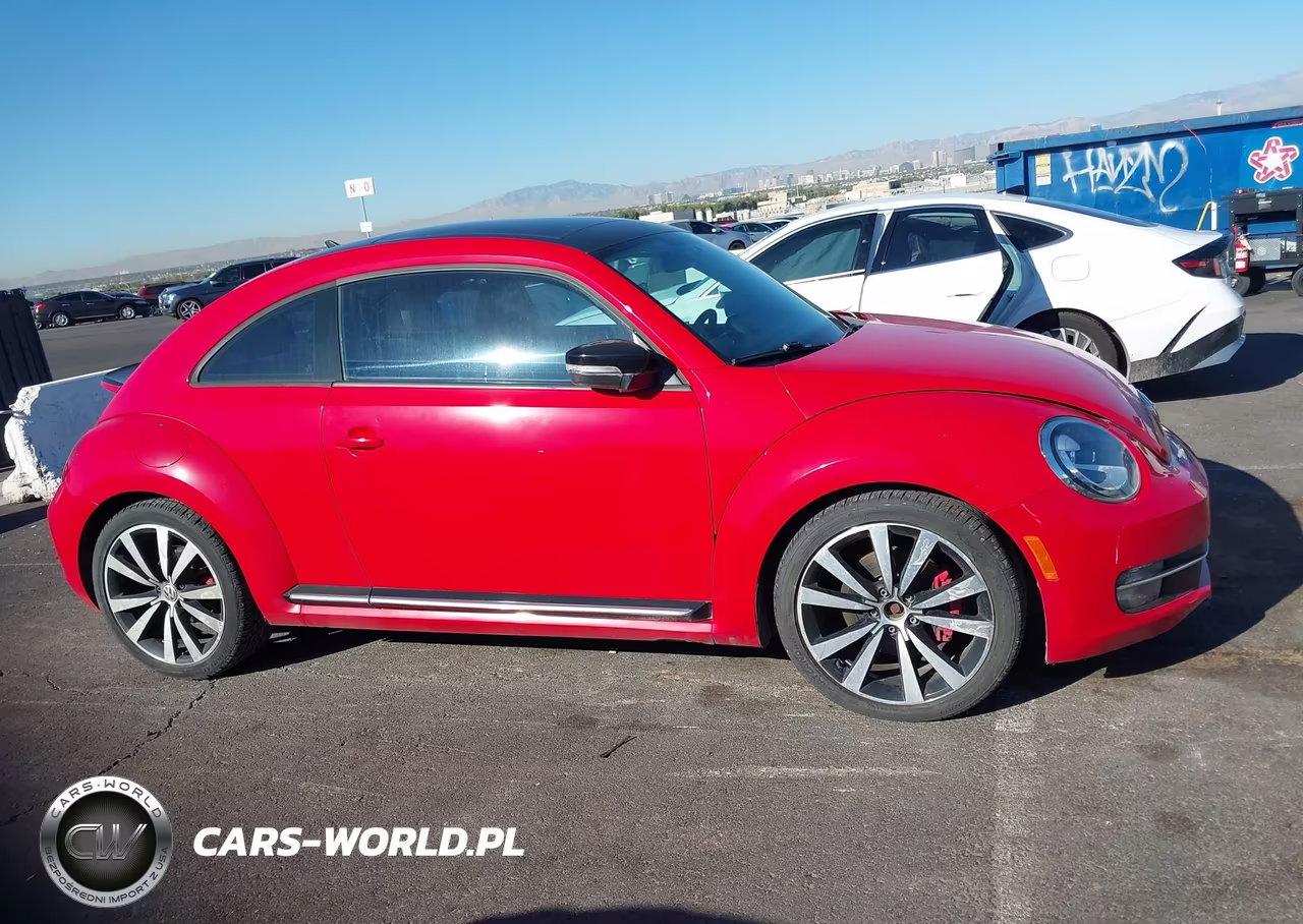 2013 Volkswagen Beetle 2.0T Turbo VIN:3VWVA7AT3DM607384 - 13
