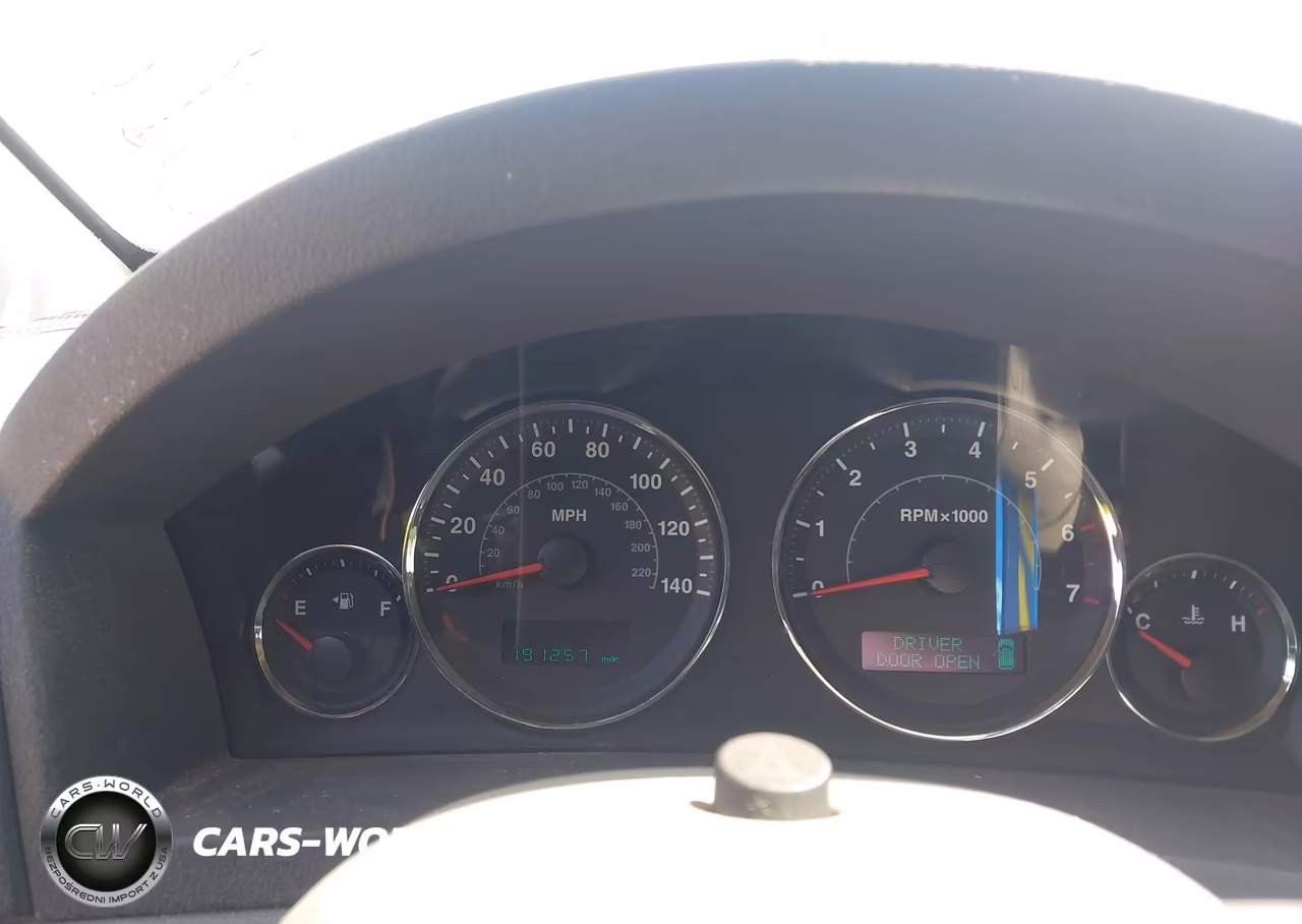 2007 Jeep Grand Cherokee Laredo VIN:1J8GS48KX7C502604 - 7