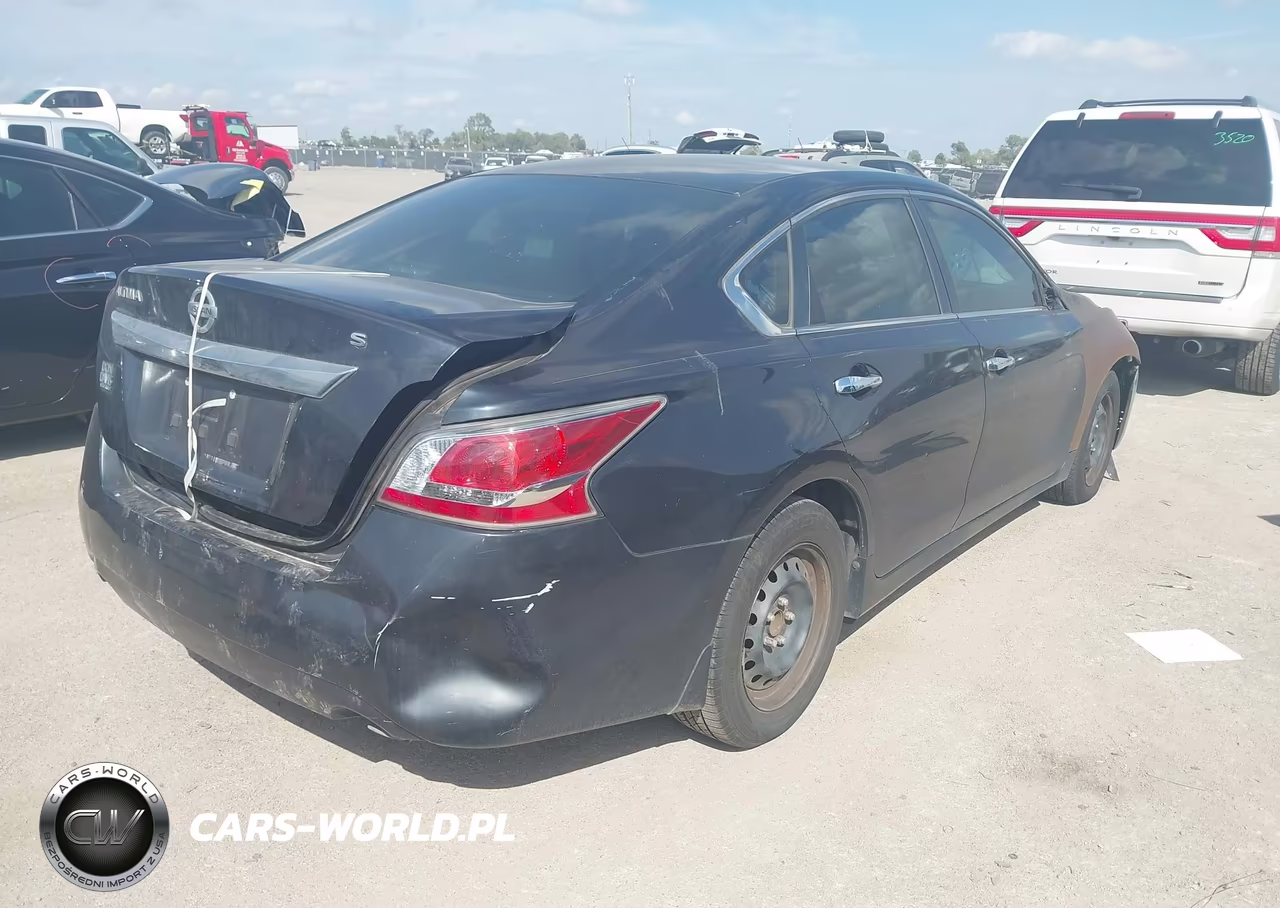 2015 Nissan Altima 2.5 S VIN:1N4AL3AP2FN392568 - 4