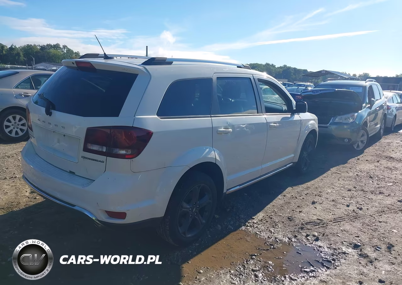 2018 Dodge Journey Crossroad Awd VIN:3C4PDDGG5JT387176 - 4