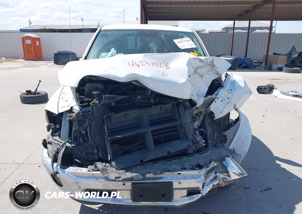 2015 Ram 1500 Laramie VIN:1C6RR6NT9FS582526 - 13
