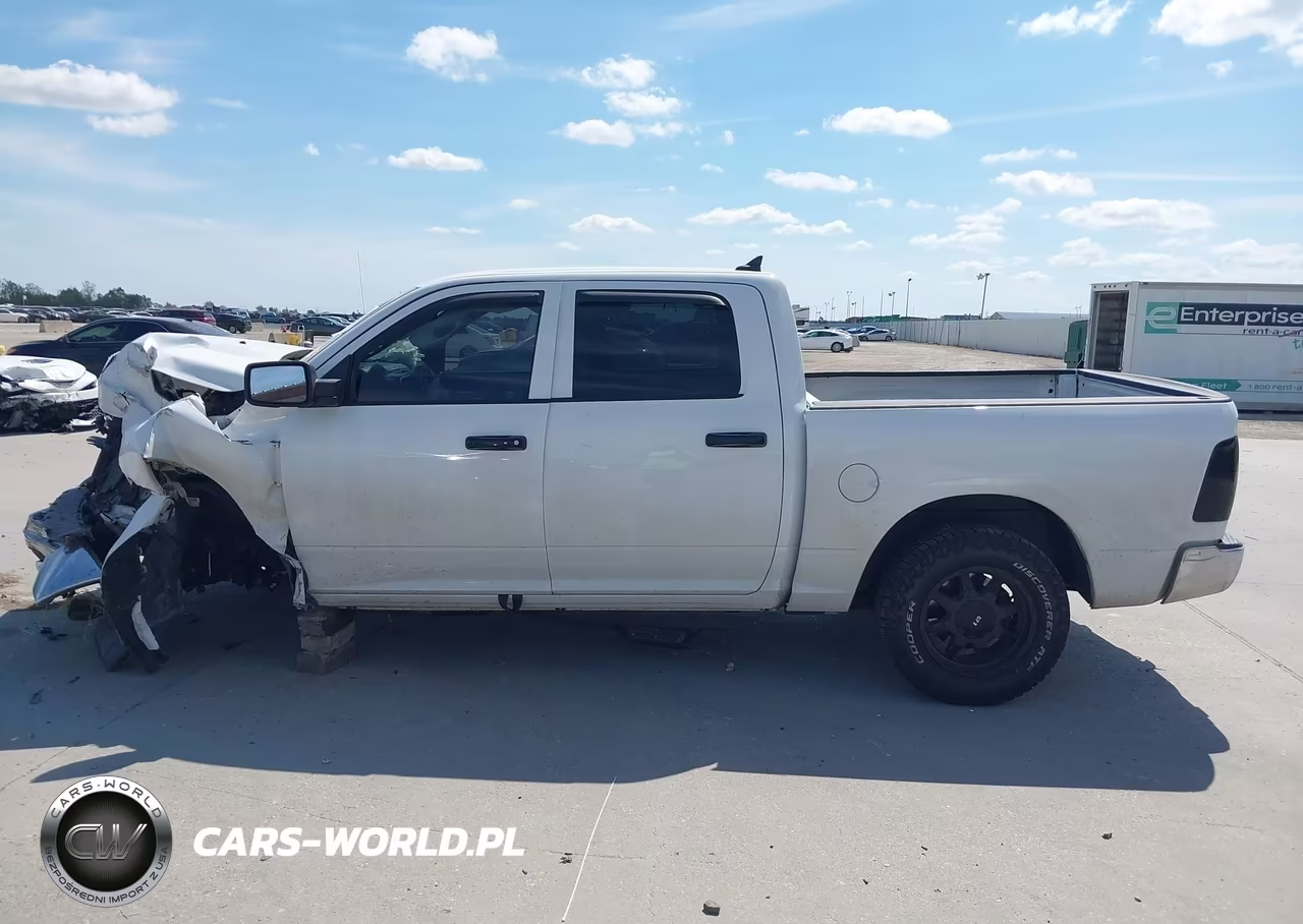 2015 Ram 1500 Laramie VIN:1C6RR6NT9FS582526 - 15