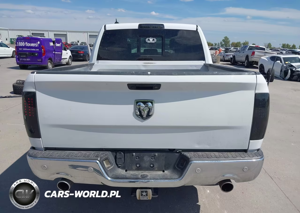 2015 Ram 1500 Laramie VIN:1C6RR6NT9FS582526 - 17