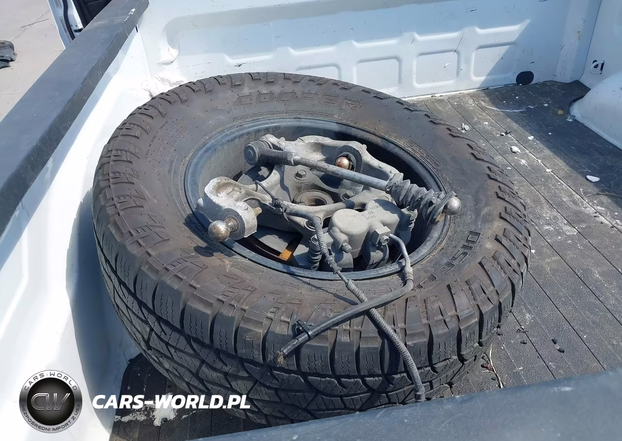 2015 Ram 1500 Laramie VIN:1C6RR6NT9FS582526 - 18