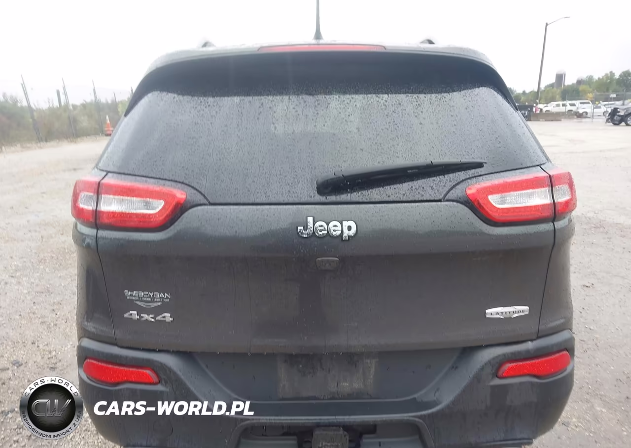 2015 Jeep Cherokee Latitude VIN:1C4PJMCS1FW725371 - 16