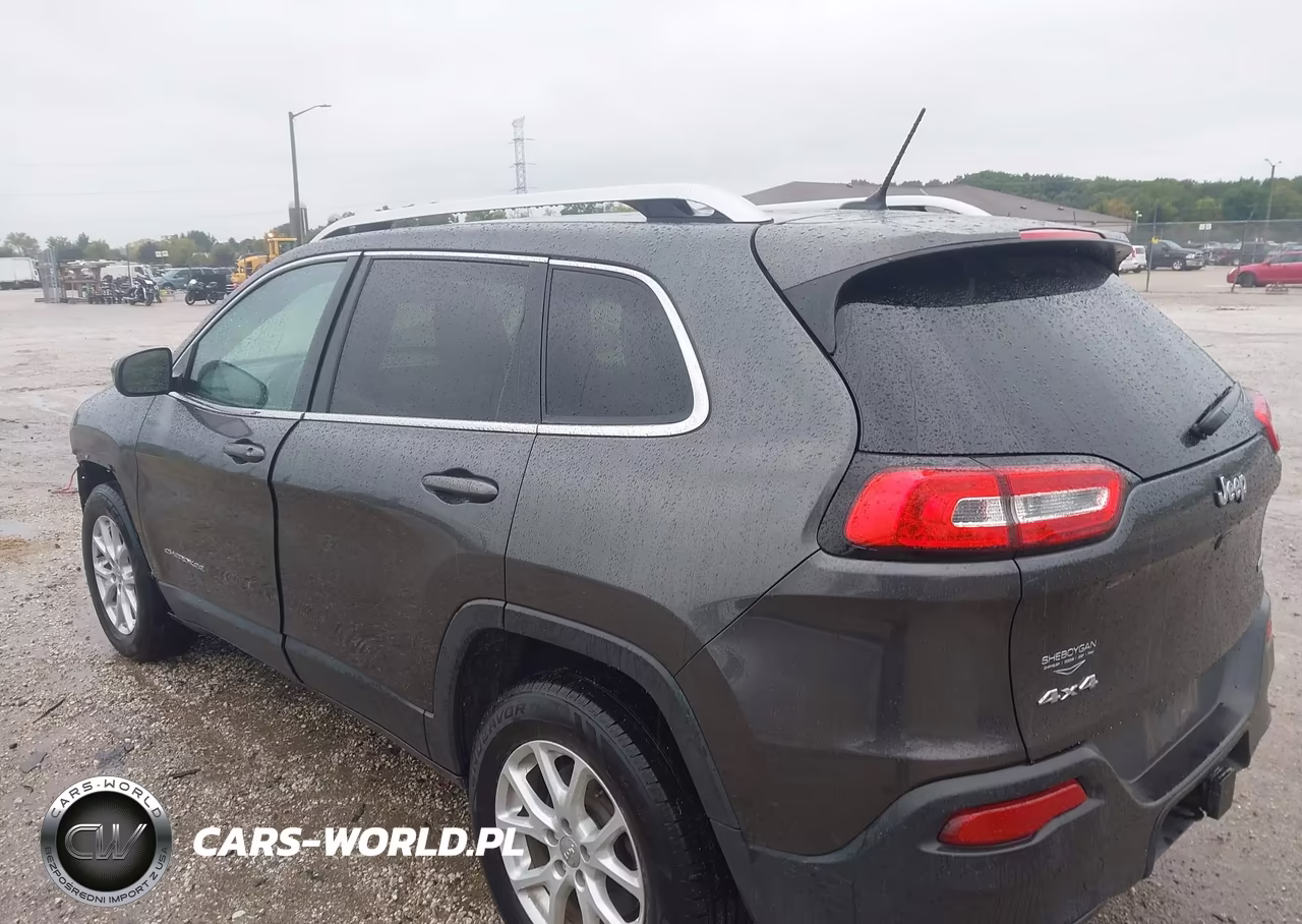 2015 Jeep Cherokee Latitude VIN:1C4PJMCS1FW725371 - 3