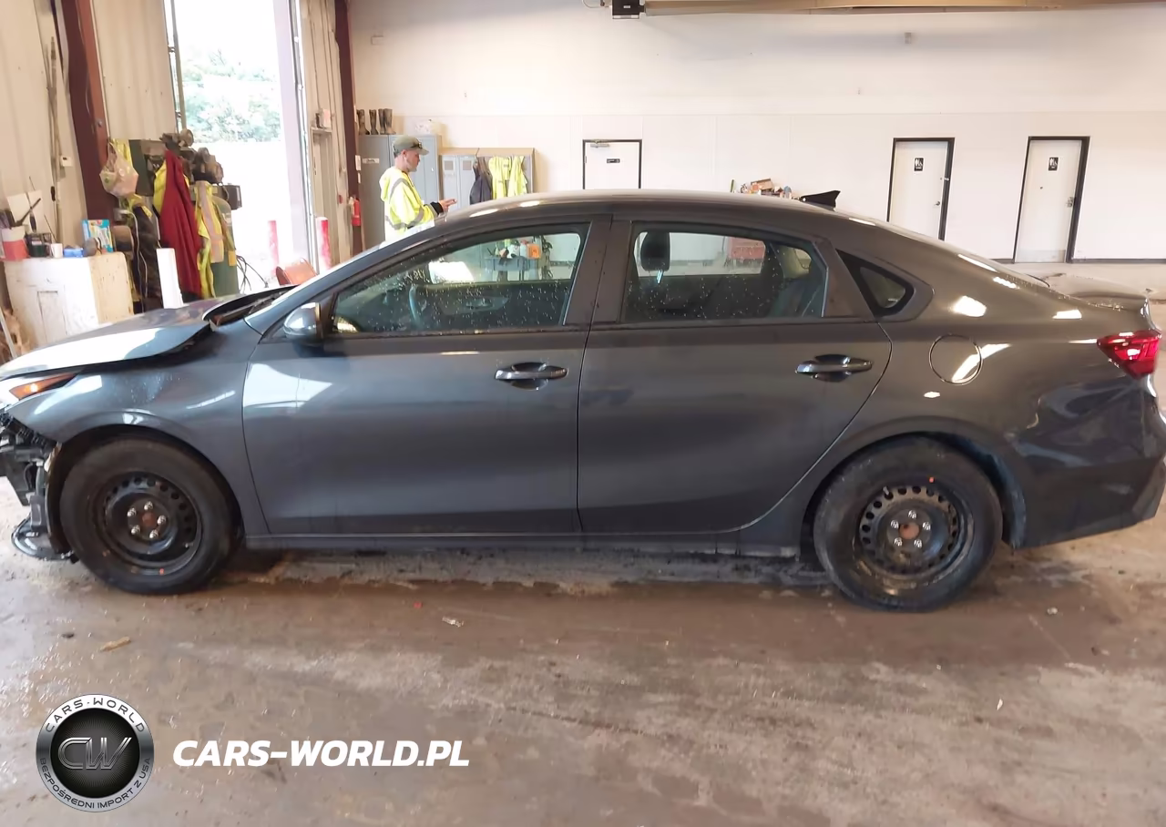 2022 Kia Forte VIN:3KPF24AD1NE502821 - 14
