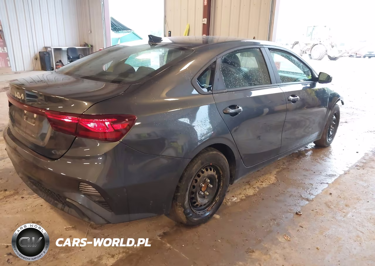 2022 Kia Forte VIN:3KPF24AD1NE502821 - 4