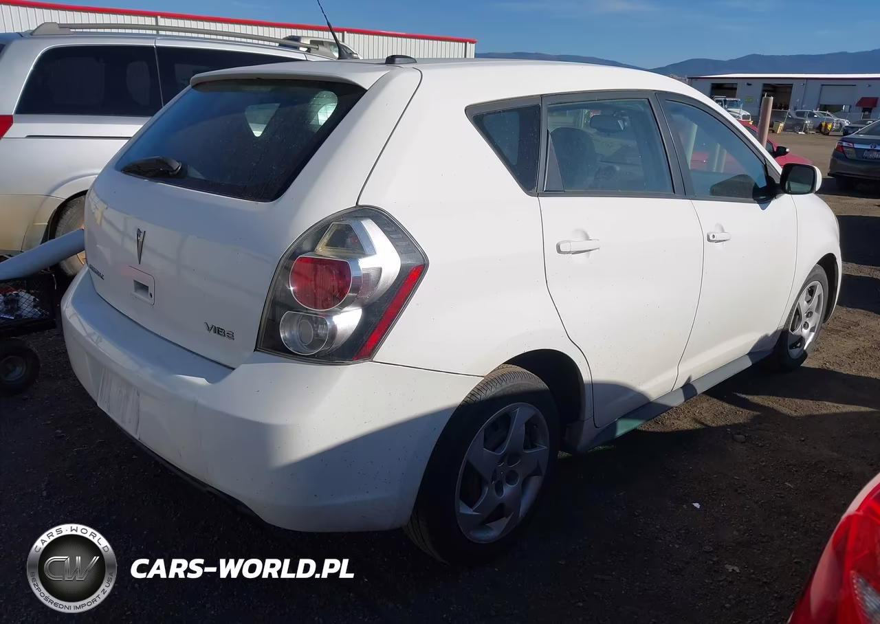 2010 Pontiac Vibe VIN:5Y2SP6E8XAZ420576 - 4