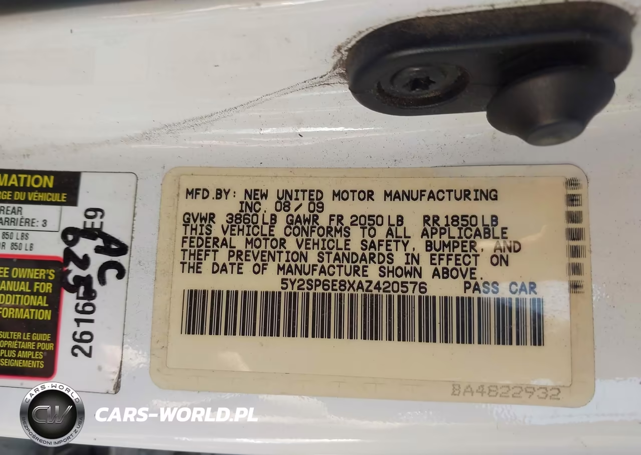 2010 Pontiac Vibe VIN:5Y2SP6E8XAZ420576 - 9