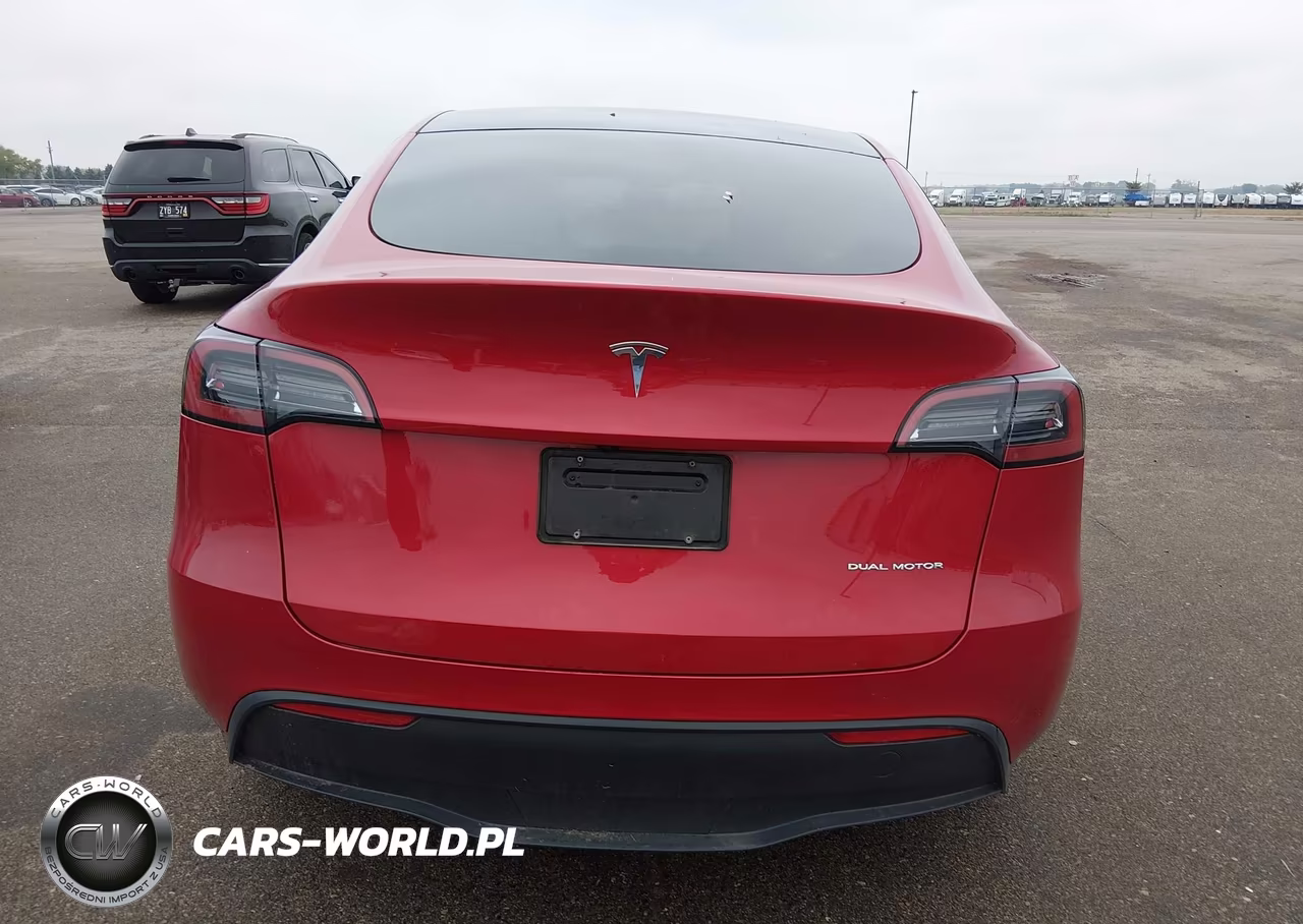 2023 Tesla Model Y VIN:7SAYGAEE0PF971670 - 17