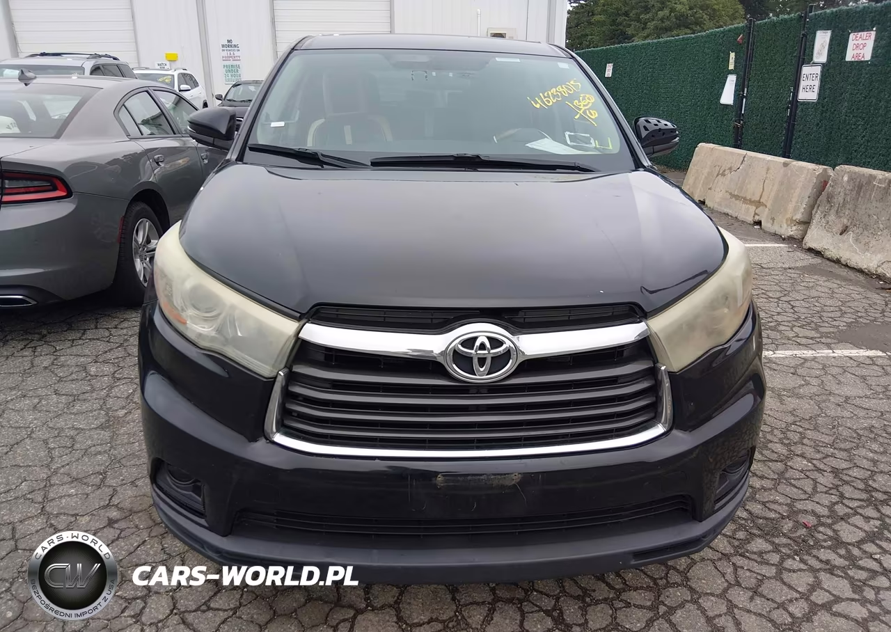 2015 Toyota Highlander Le V6 VIN:5TDBKRFH0FS077980 - 12