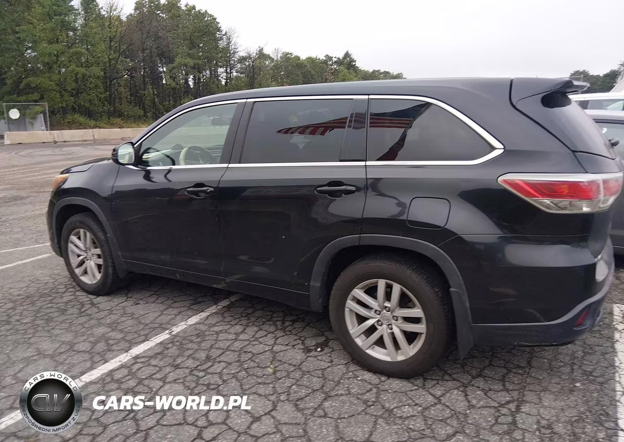 2015 Toyota Highlander Le V6 VIN:5TDBKRFH0FS077980 - 14