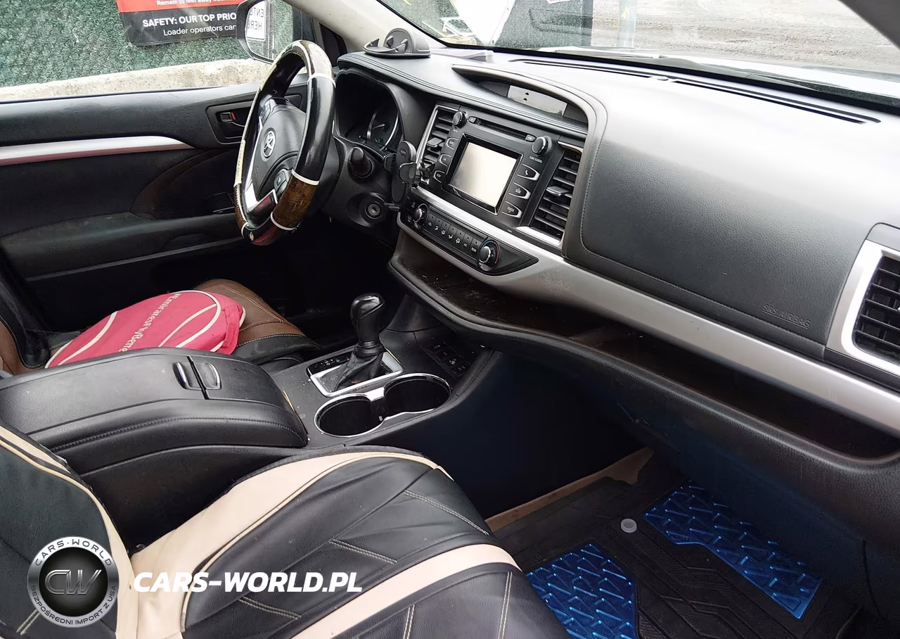 2015 Toyota Highlander Le V6 VIN:5TDBKRFH0FS077980 - 5