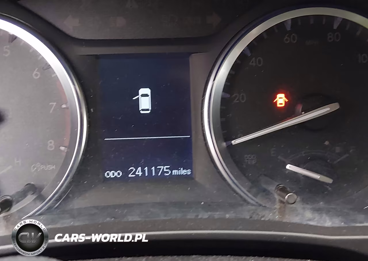 2015 Toyota Highlander Le V6 VIN:5TDBKRFH0FS077980 - 7