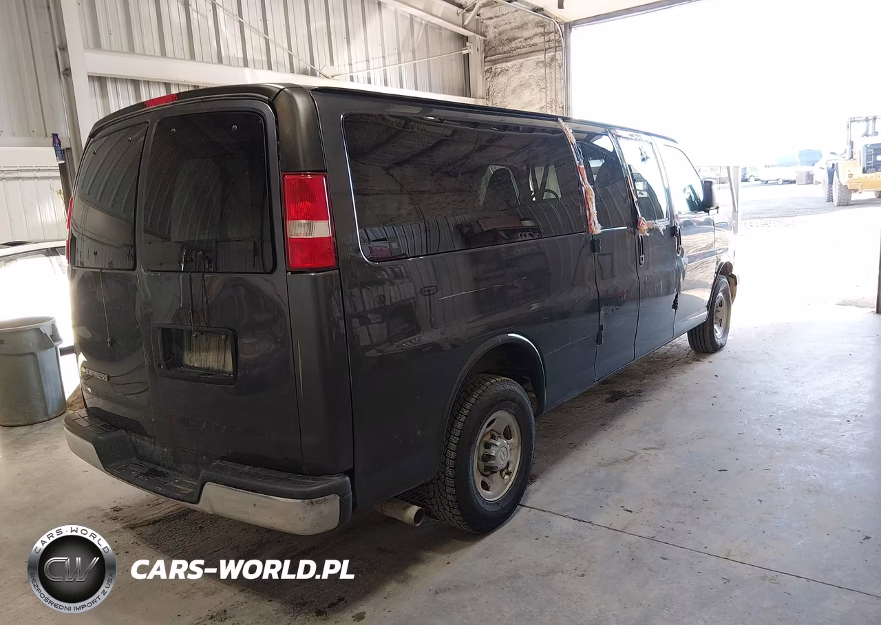 2017 Chevrolet Express 3500 Lt VIN:1GAZGPFF2H1101899 - 4