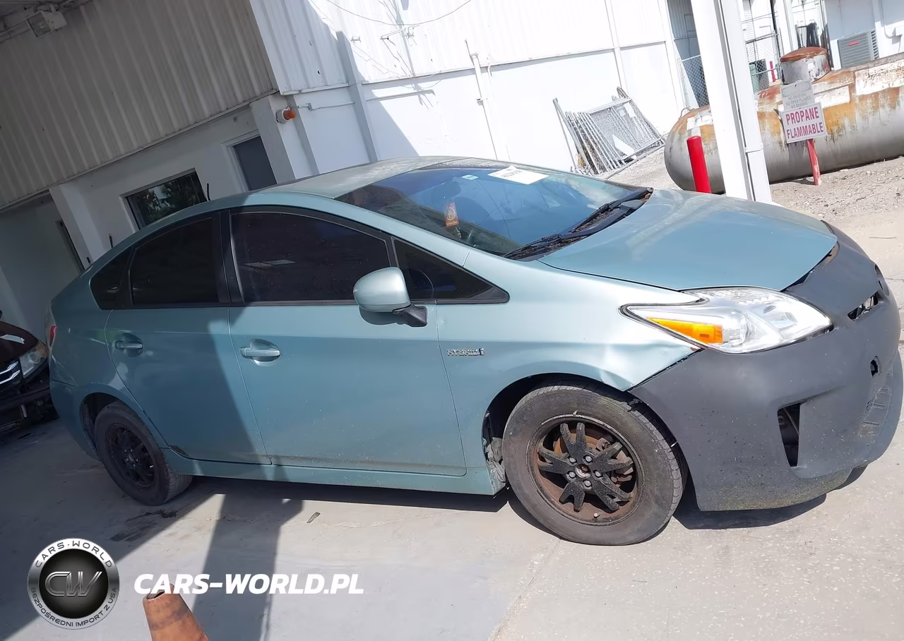 2013 Toyota Prius Two VIN:JTDKN3DU6D1724686 - 13