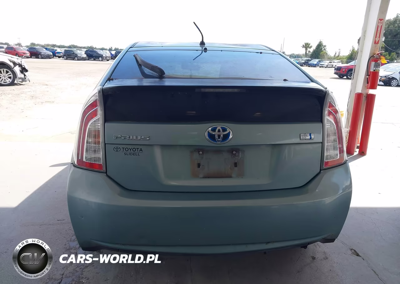 2013 Toyota Prius Two VIN:JTDKN3DU6D1724686 - 16
