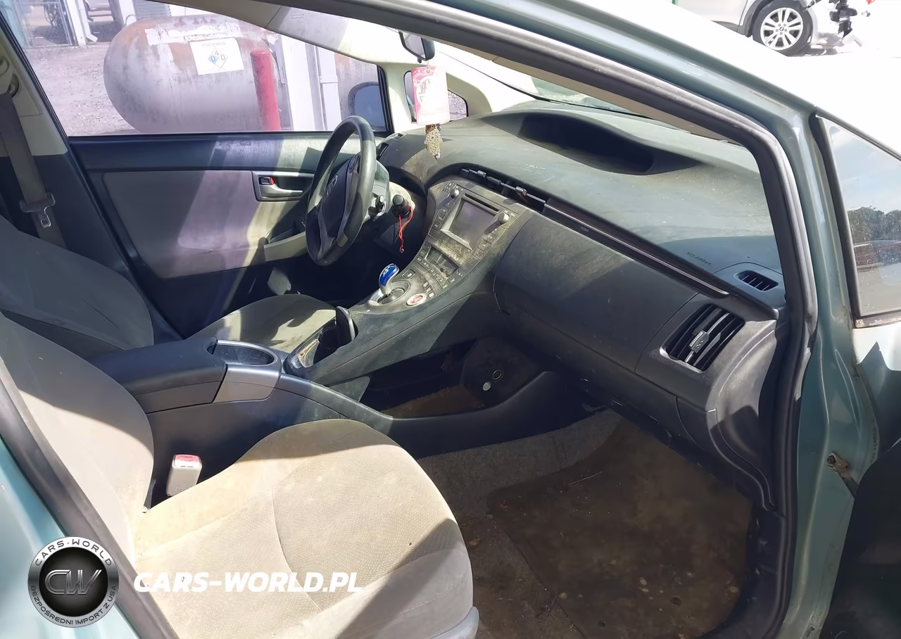 2013 Toyota Prius Two VIN:JTDKN3DU6D1724686 - 5