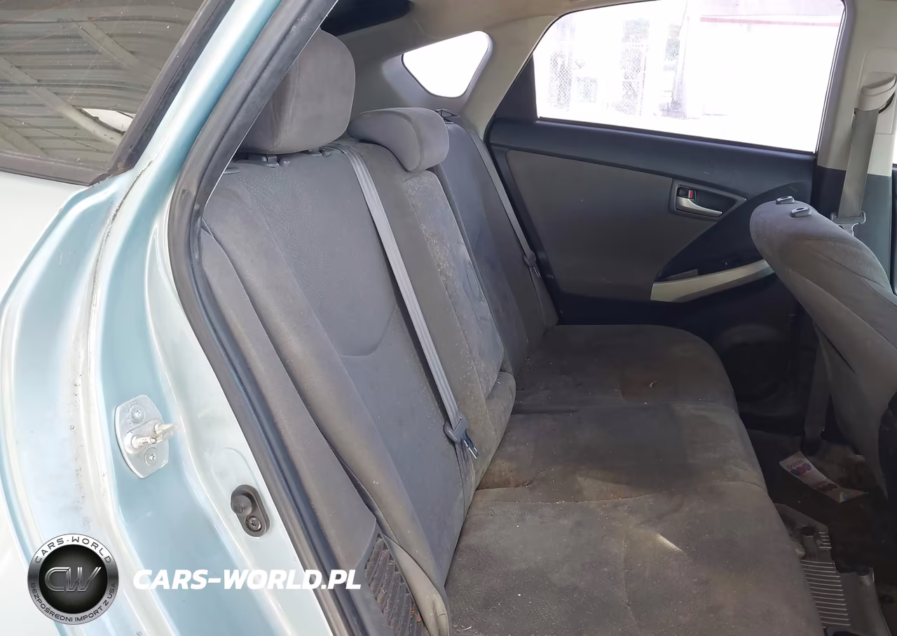 2013 Toyota Prius Two VIN:JTDKN3DU6D1724686 - 8